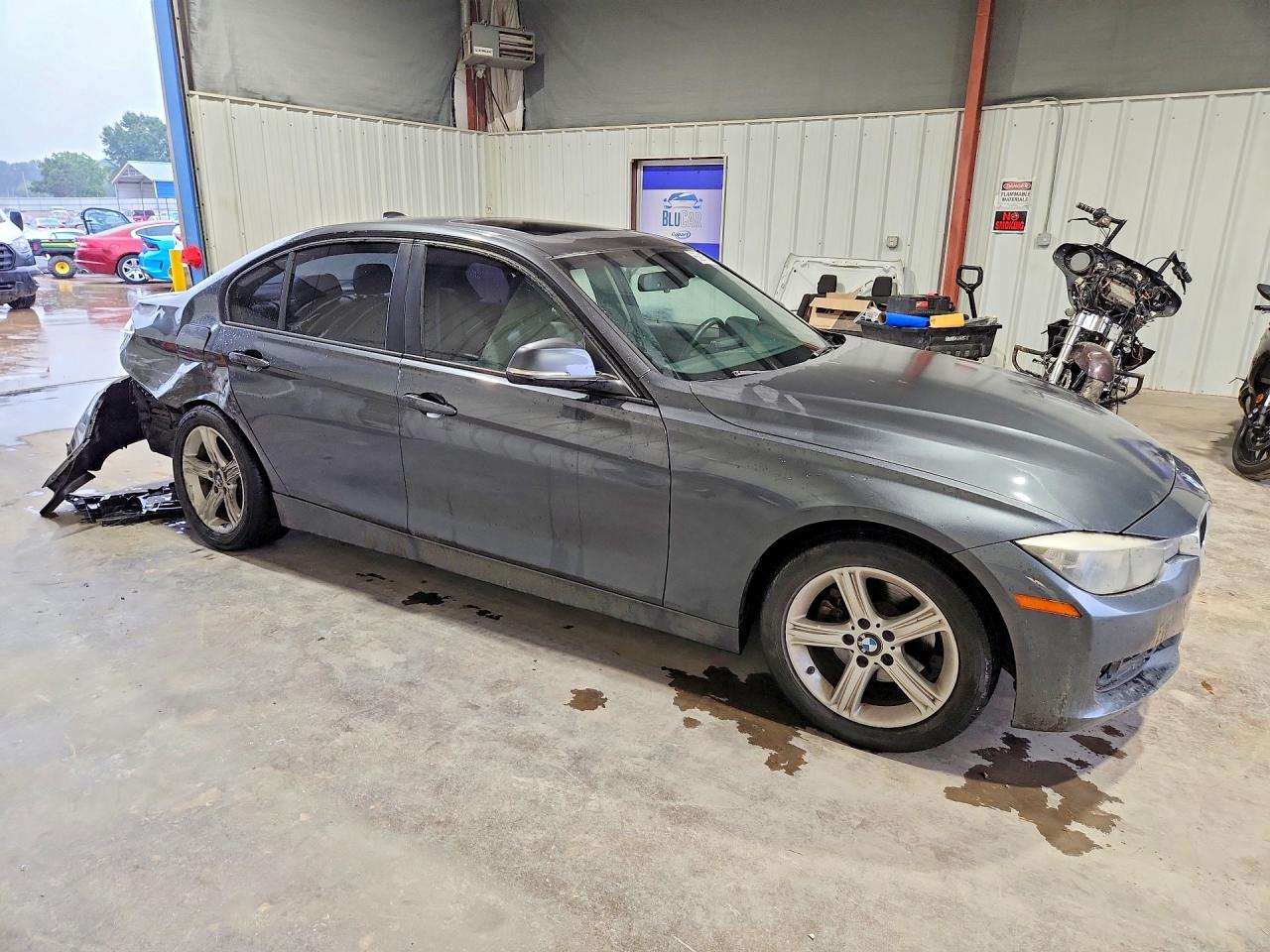 WBA3A5C51DF352552 · 2013 BMW 328 · 4/12