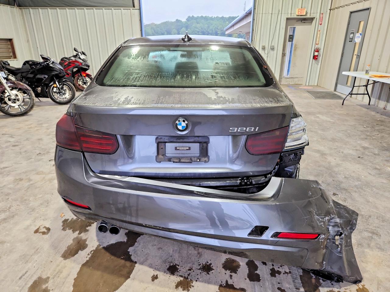WBA3A5C51DF352552 · 2013 BMW 328 · 6/12