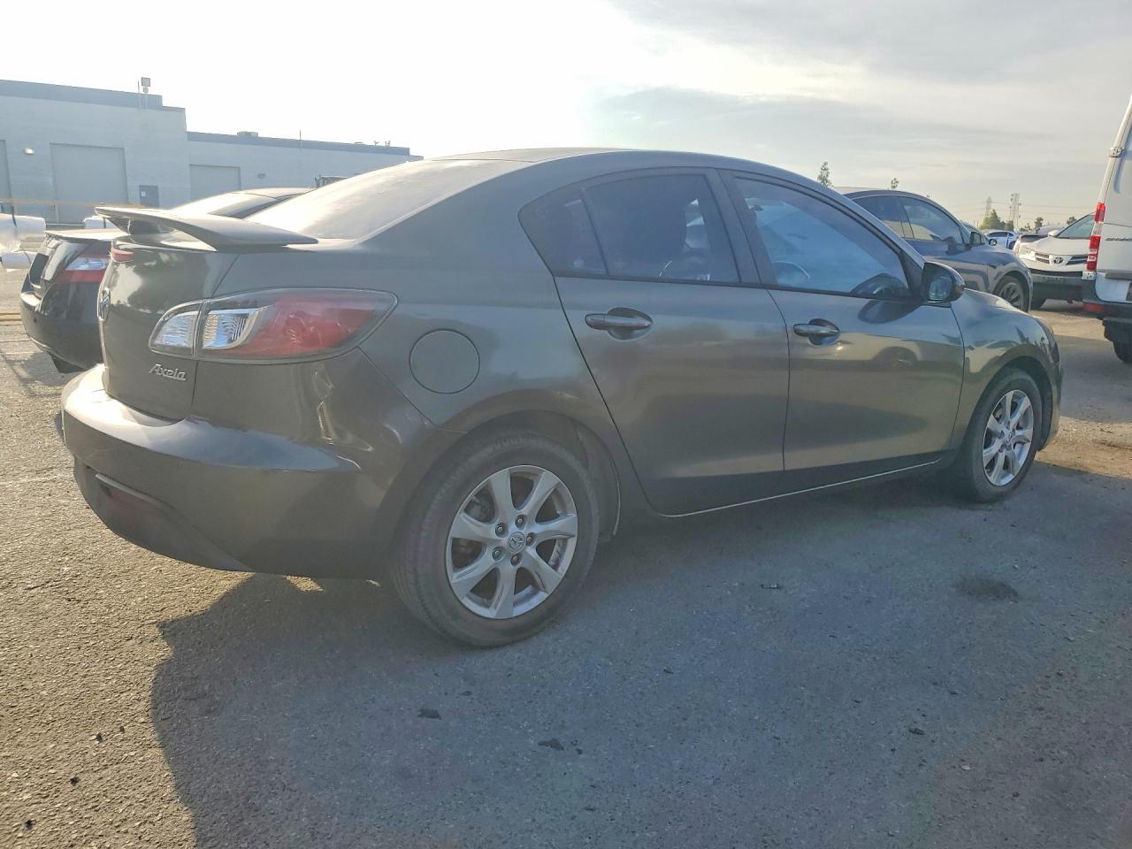JM1BL1VG9B1487661 · 2011 MAZDA 3 · 3/12