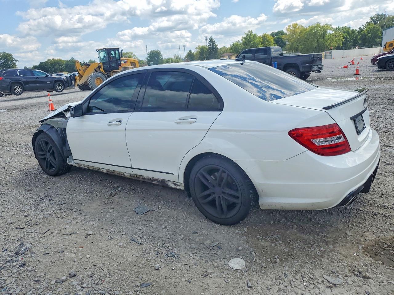 WDDGF8AB1EG236740 · 2014 MERCEDES-BENZ C · 2/13