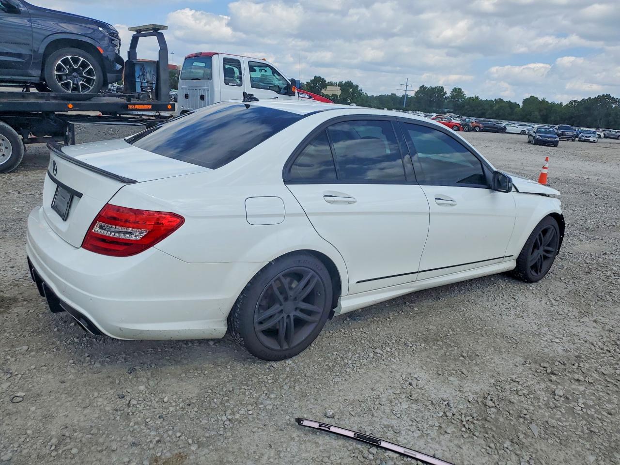 WDDGF8AB1EG236740 · 2014 MERCEDES-BENZ C · 3/13