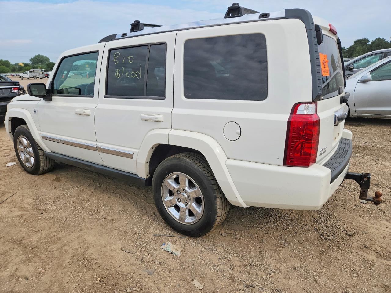 1J8HG58288C145856 · 2008 JEEP COMMANDER · 2/12