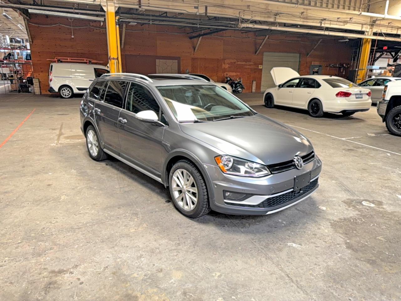 3VWH17AU3HM538840 · 2017 VOLKSWAGEN GOLF ALLTRACK