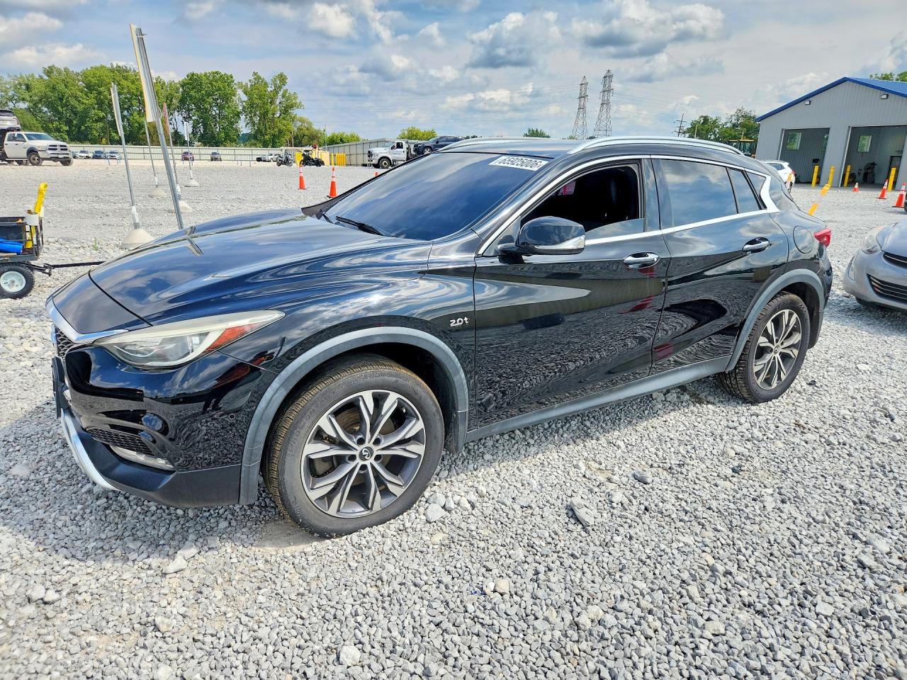 SJKCH5CR9HA014768 · 2017 INFINITI QX30