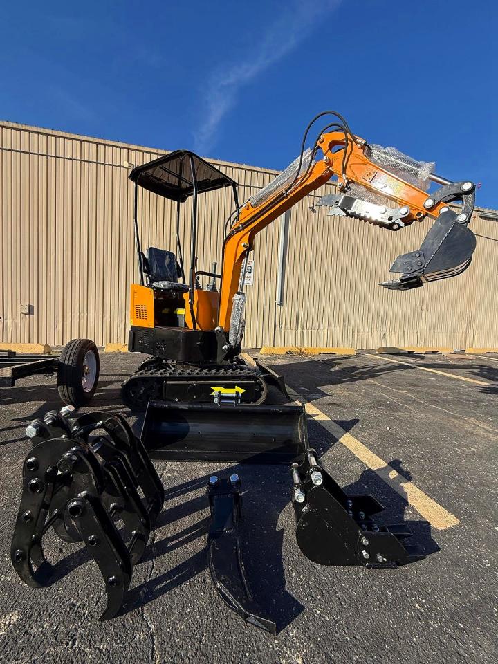 38912018 · 2027 OTHERS 1 TON MINI EXCAVATOR · 2/10