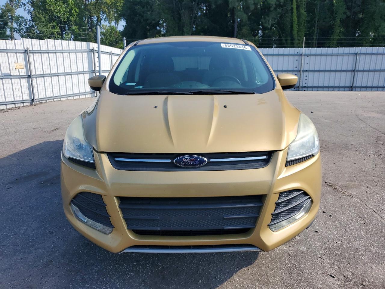 1FMCU9G98FUA44920 · 2015 FORD ESCAPE · 5/13