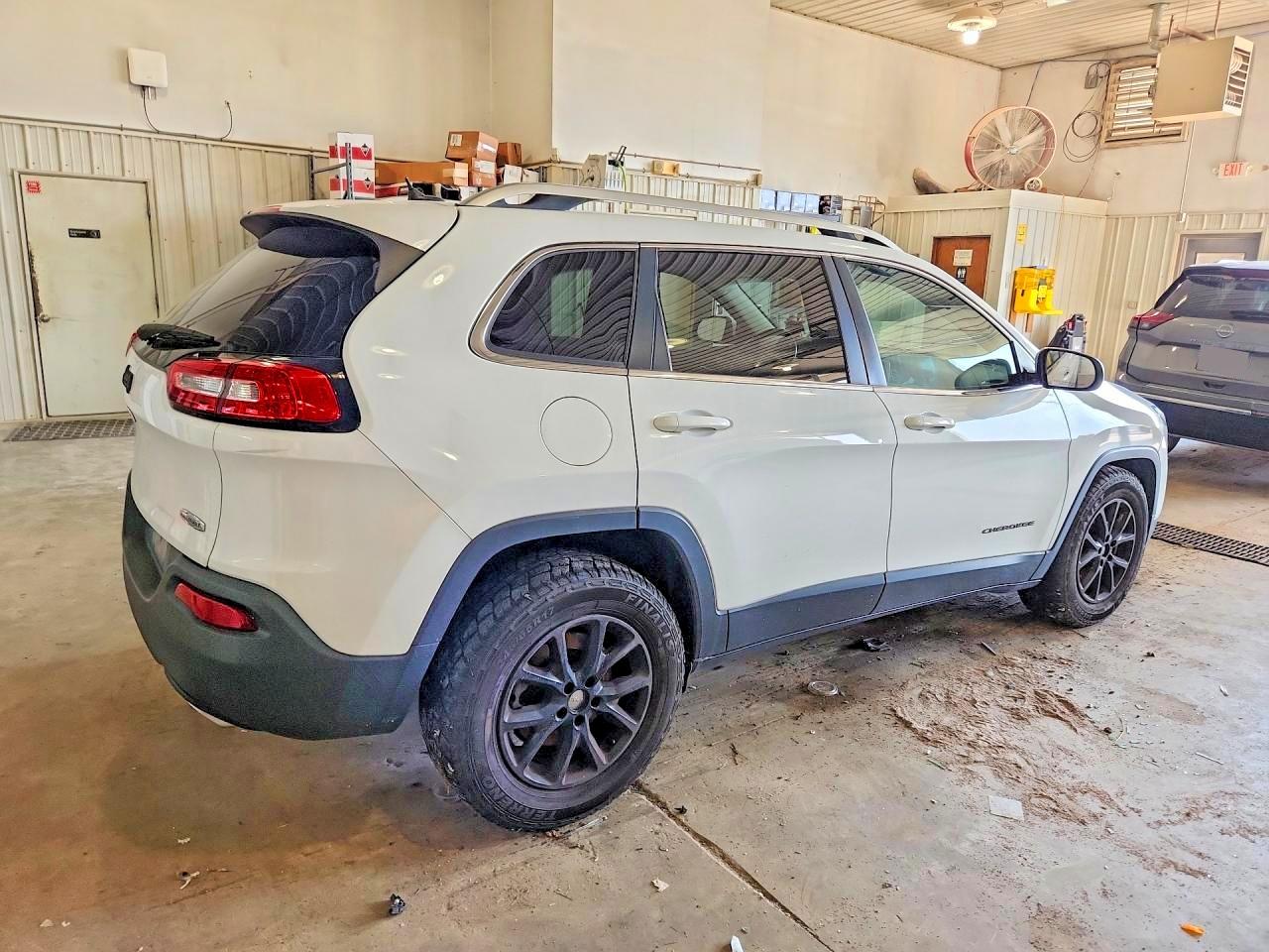 1C4PJLCS5FW761851 · 2015 JEEP CHEROKEE · 3/12