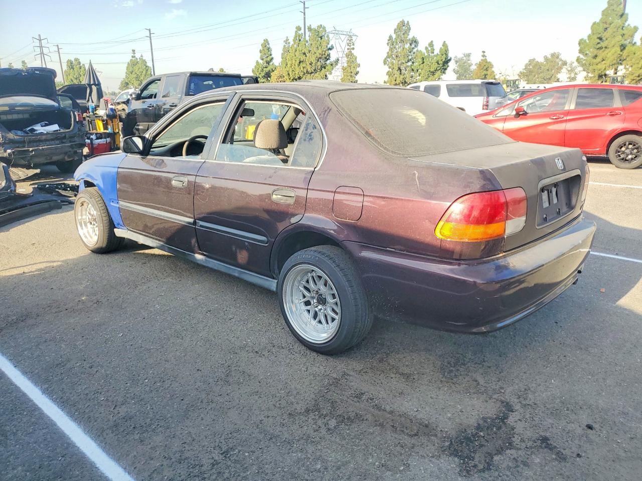 1HGEJ6673YL052406 · 2000 HONDA CIVIC · 2/13