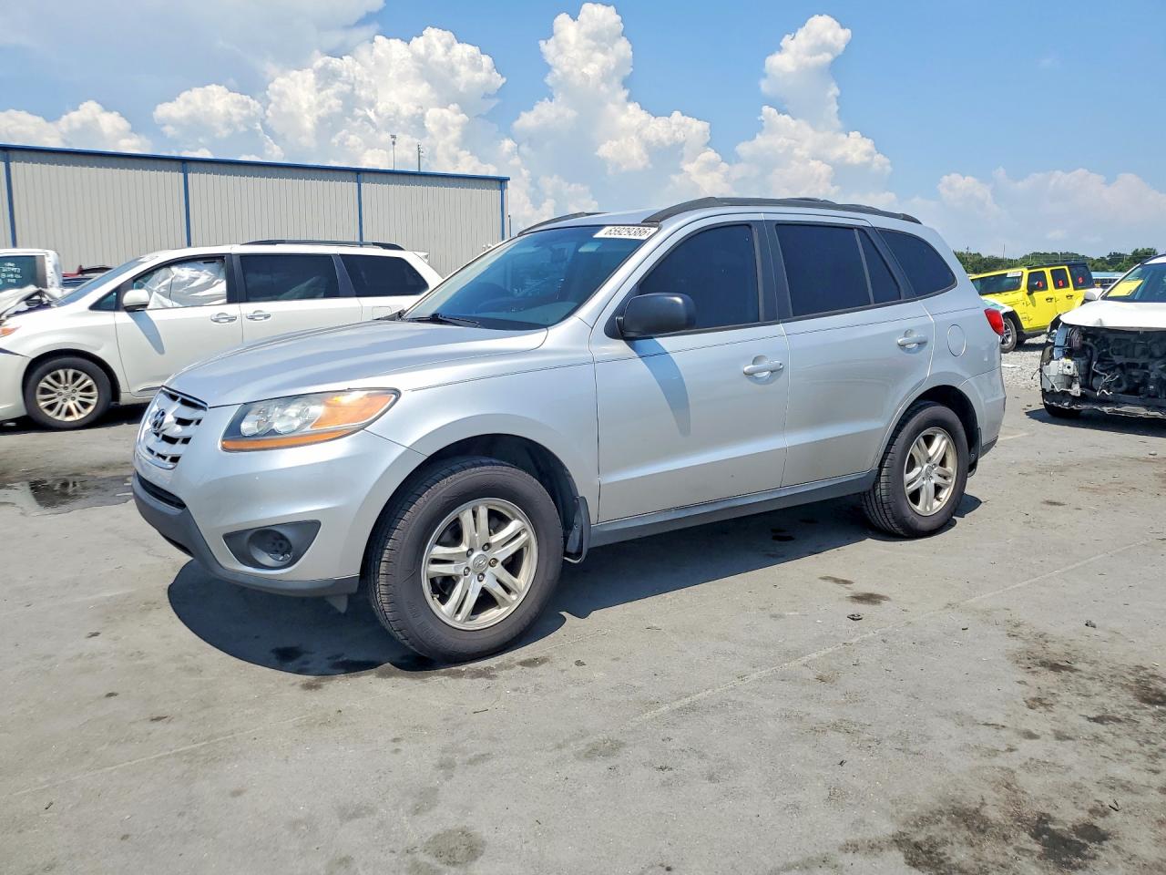 5XYZG3AB7BG075554 · 2011 HYUNDAI SANTA FE