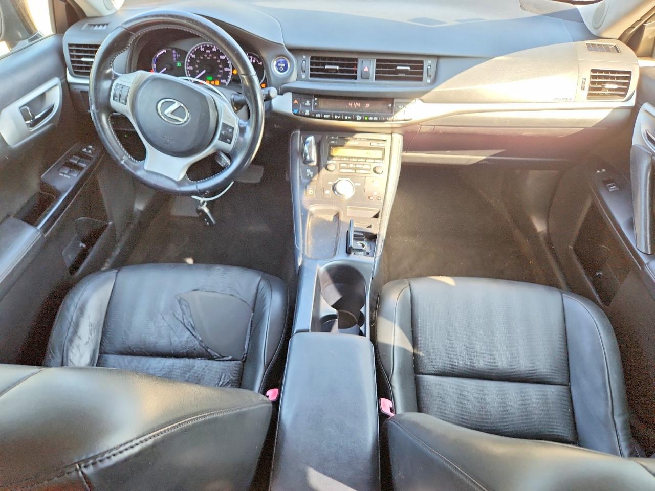 JTHKD5BH8B2037283 · 2011 LEXUS CT · 8/12