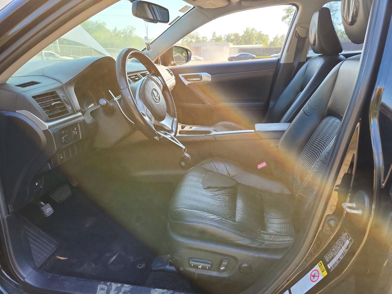 JTHKD5BH8B2037283 · 2011 LEXUS CT · 7/12