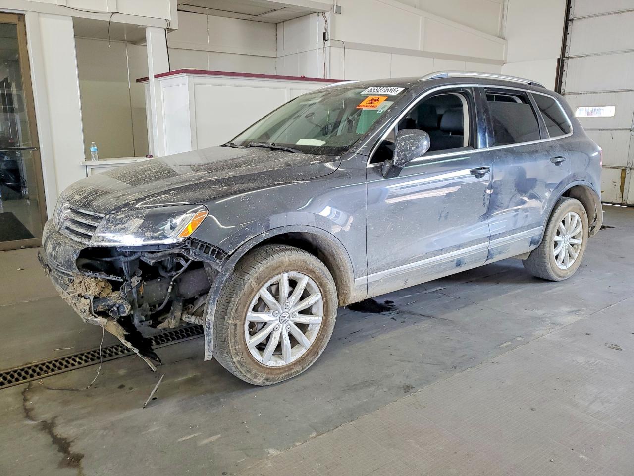 2015 VOLKSWAGEN TOUAREG