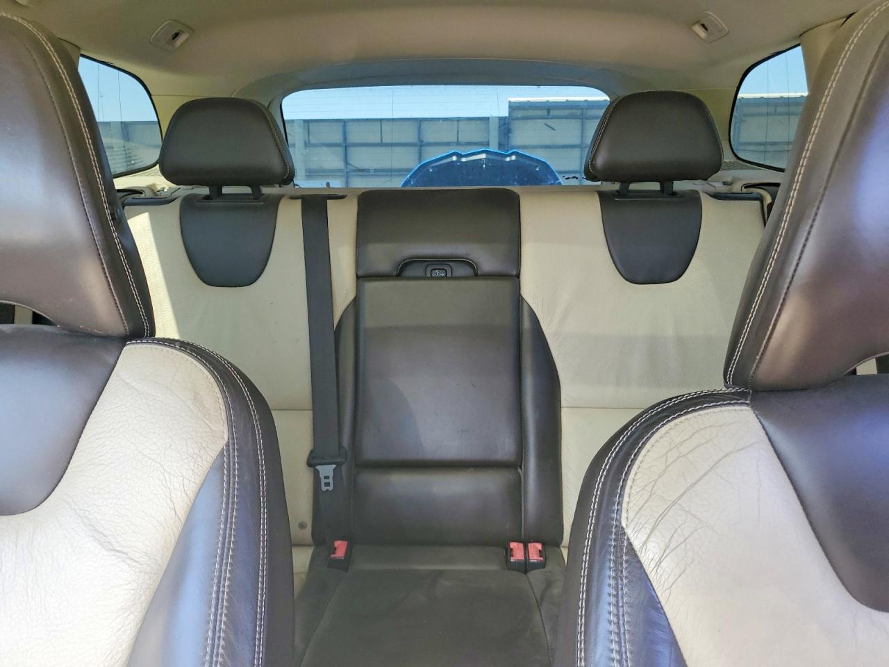 YV4902DZ6B2153062 · 2011 VOLVO XC60 · 10/13