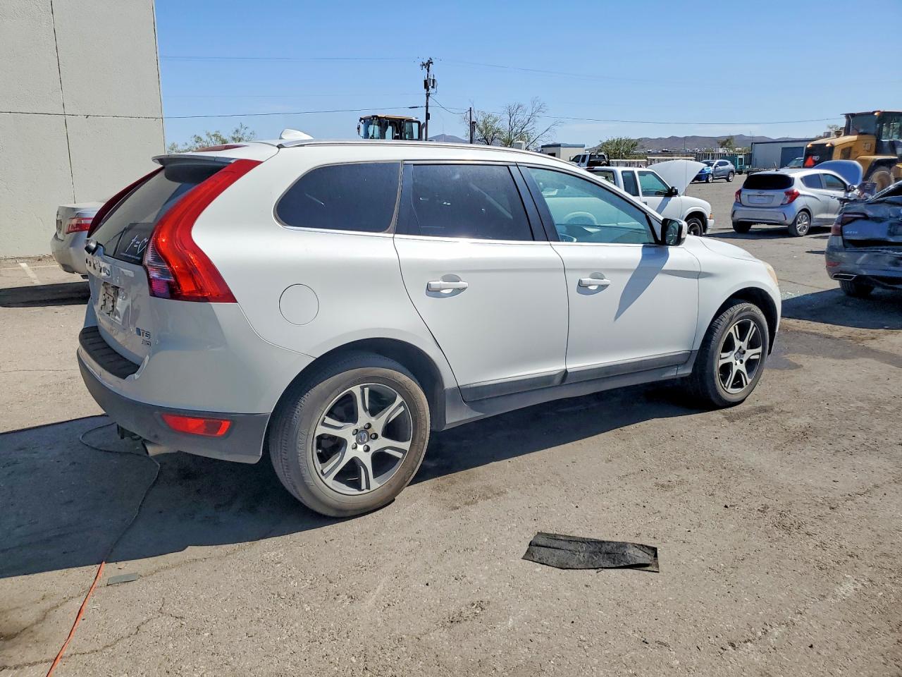 YV4902DZ6B2153062 · 2011 VOLVO XC60 · 3/13