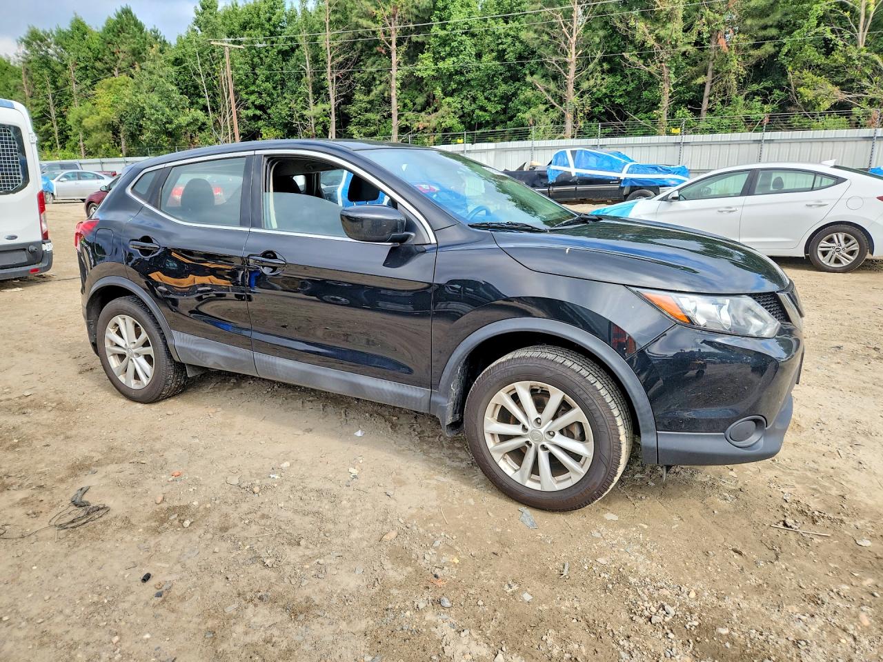JN1BJ1CP7JW500520 · 2018 NISSAN ROGUE SPORT · 4/13