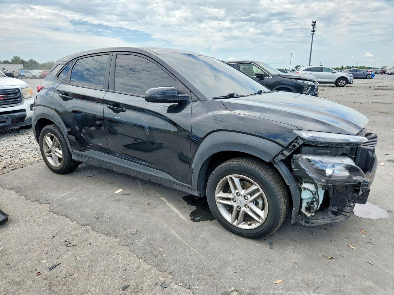 KM8K22AB5NU843010 · 2022 HYUNDAI KONA · 4/13