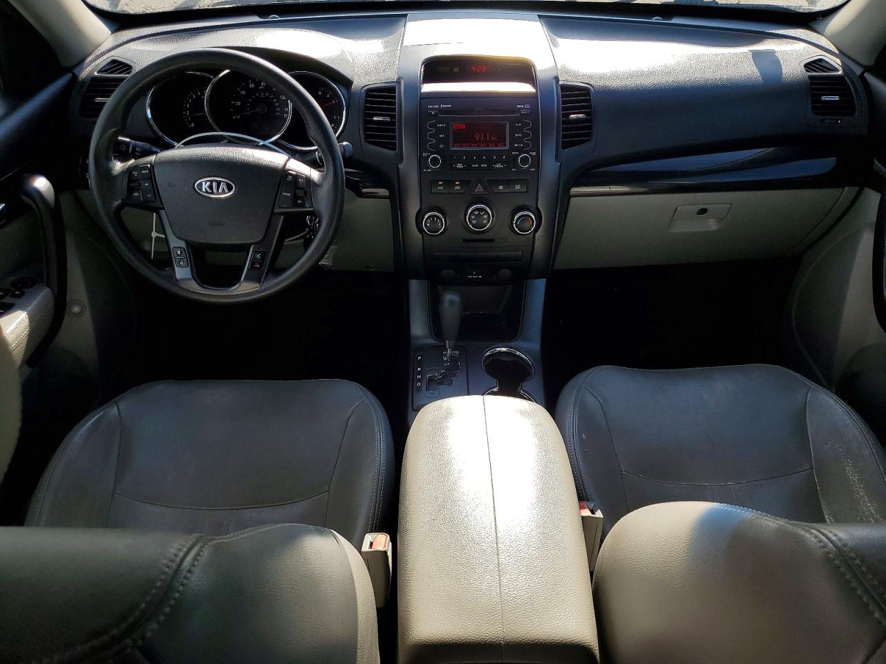 5XYKTDA27BG049829 · 2011 KIA SORENTO · 8/13