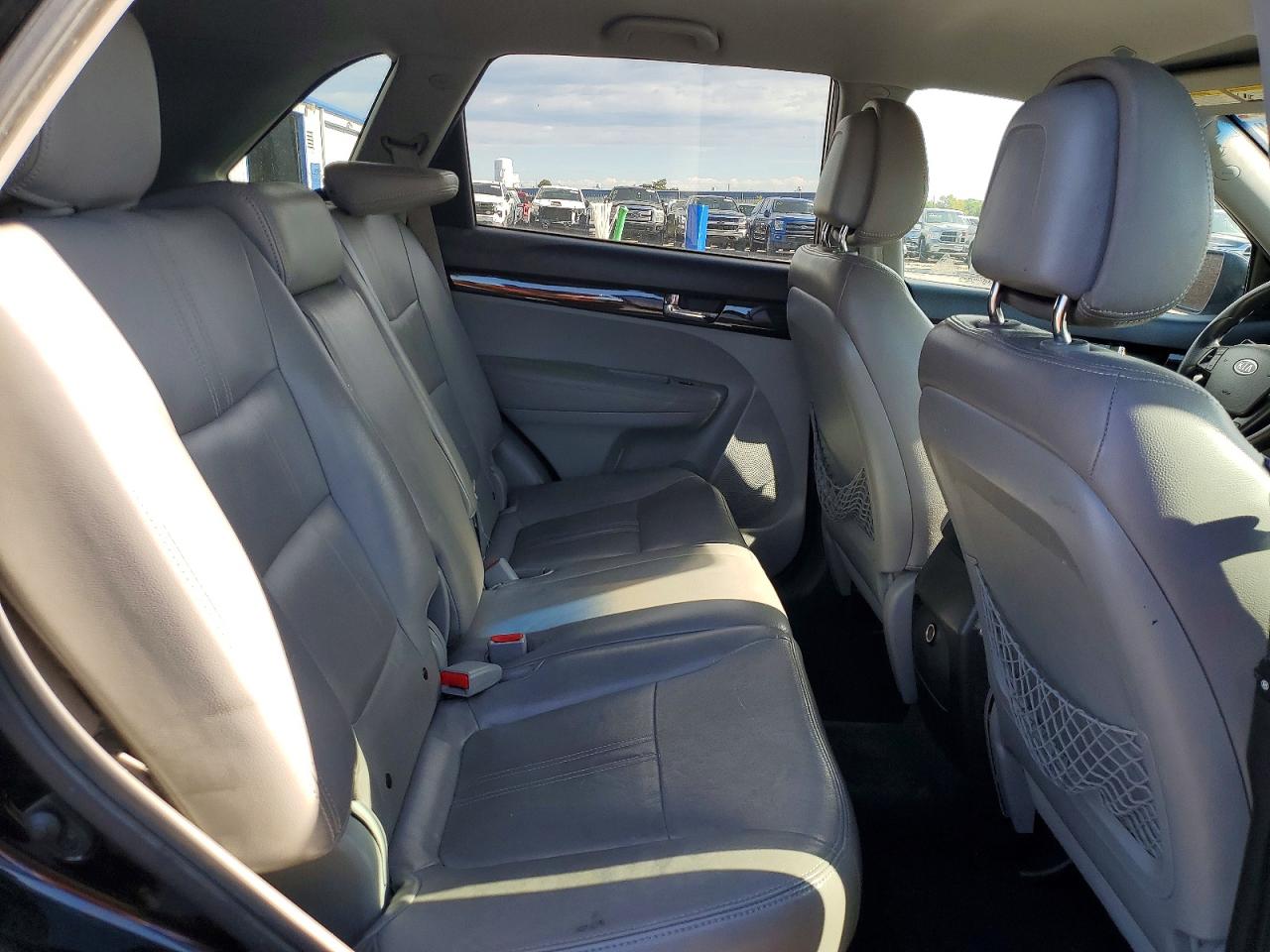 5XYKTDA27BG049829 · 2011 KIA SORENTO · 11/13