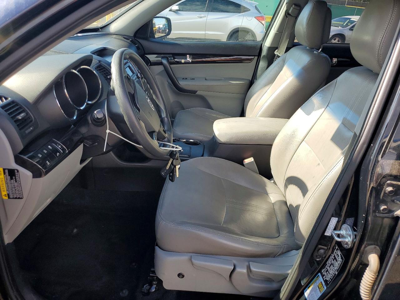 5XYKTDA27BG049829 · 2011 KIA SORENTO · 7/13