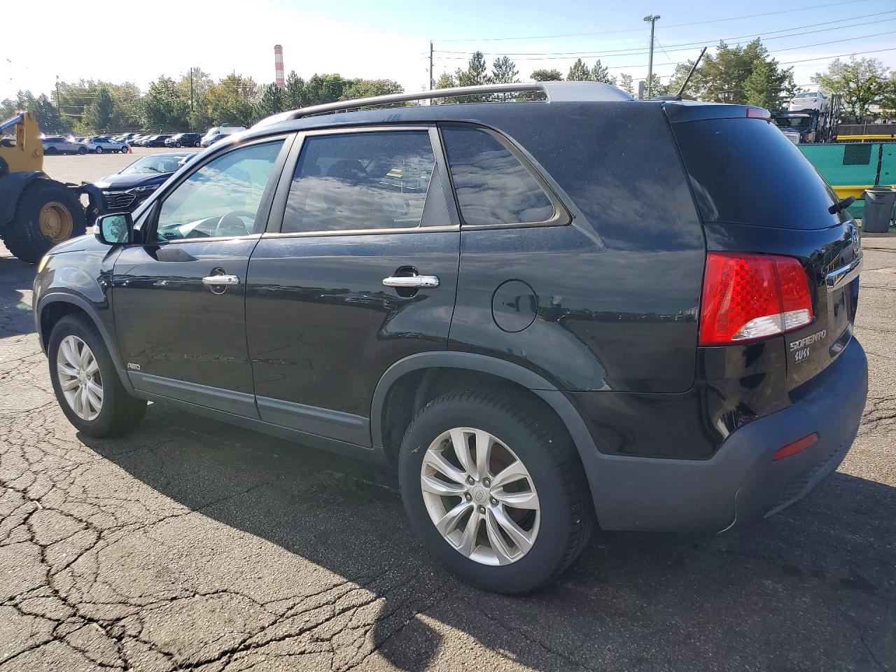 5XYKTDA27BG049829 · 2011 KIA SORENTO · 2/13
