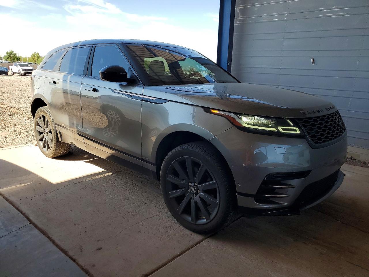 SALYL2RV8JA703340 · 2018 LAND ROVER RANGE ROVER VELAR · 4/13
