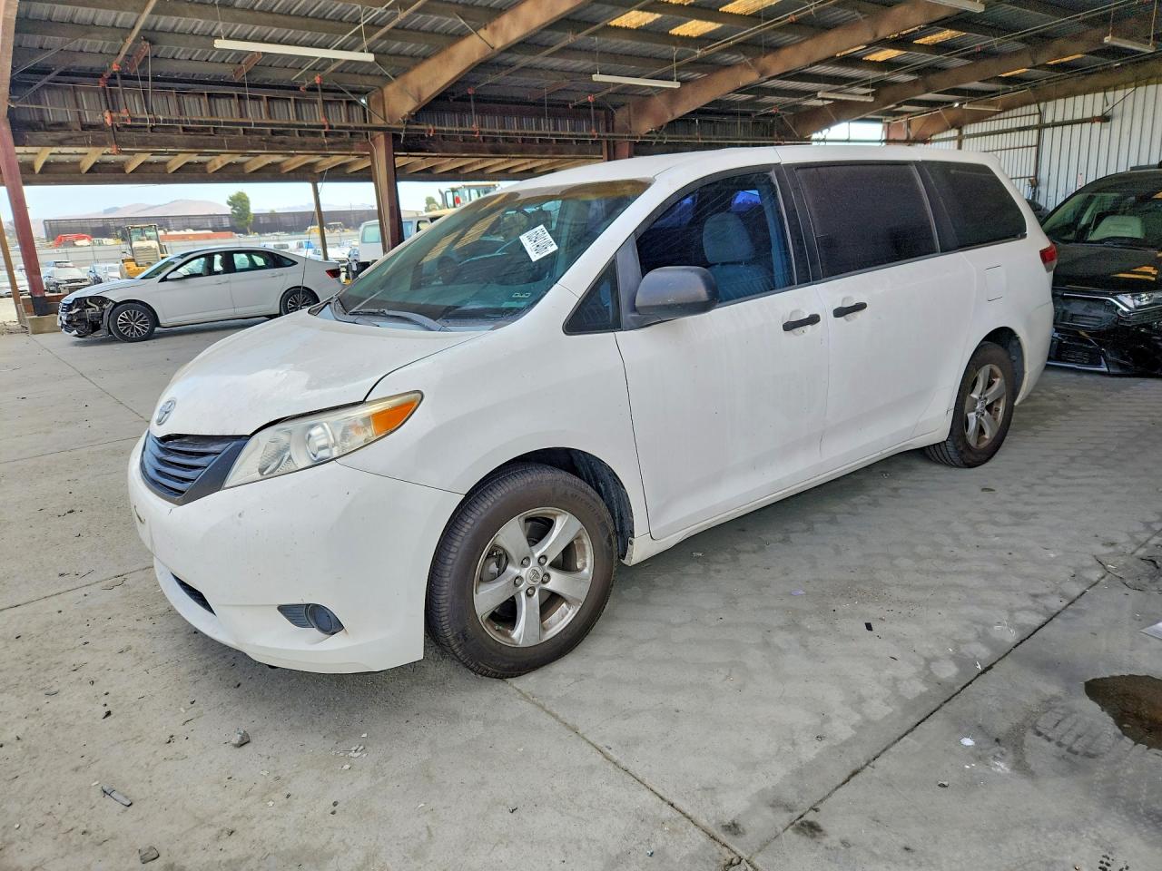 5TDKA3DC1CS015877 · 2012 TOYOTA SIENNA