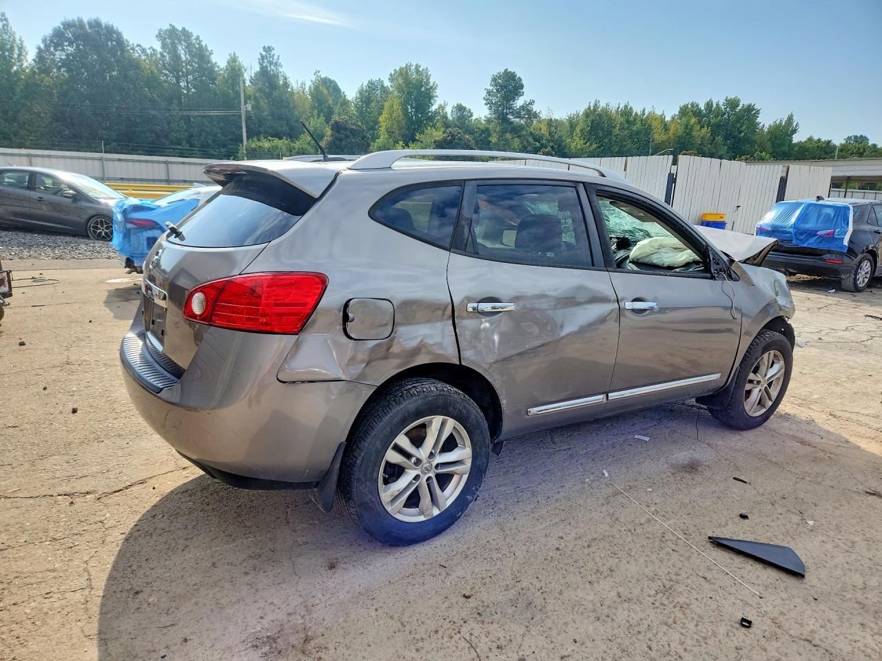 JN8AS5MT0FW671906 · 2015 NISSAN ROGUE SELECT · 3/12