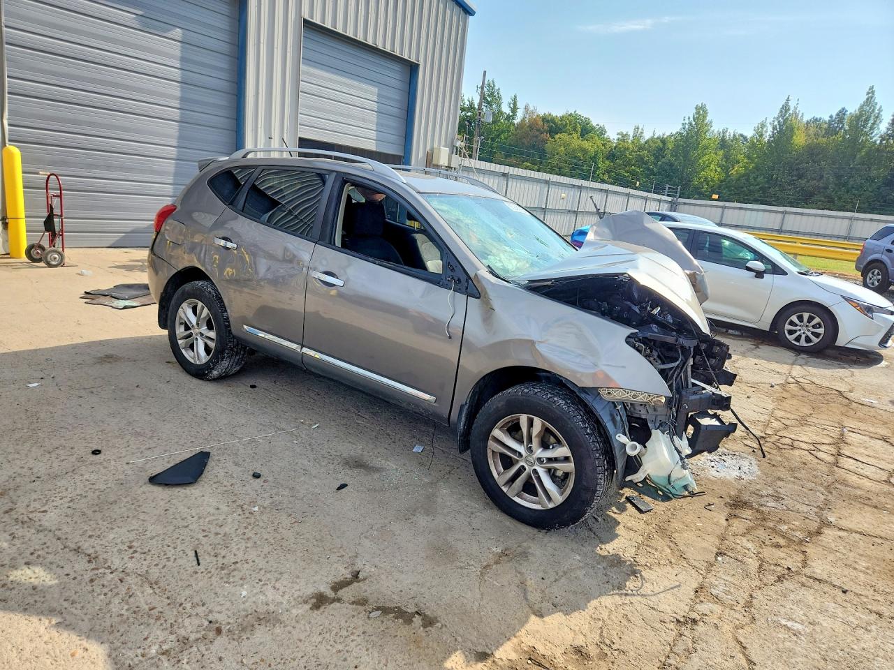 JN8AS5MT0FW671906 · 2015 NISSAN ROGUE SELECT · 4/12