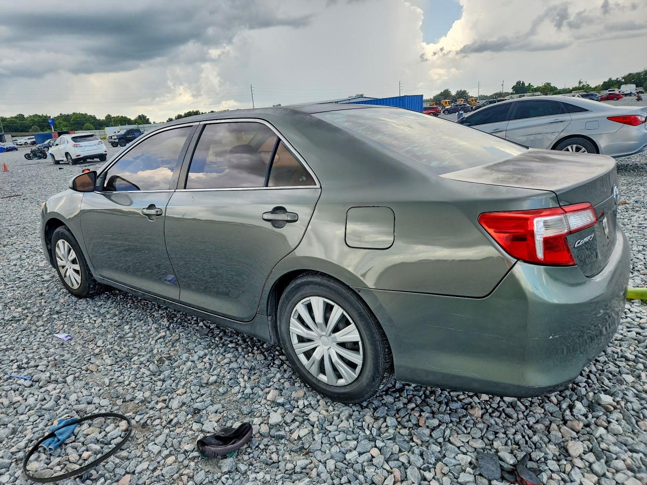 4T1BF1FK2CU614868 · 2012 TOYOTA CAMRY · 2/12