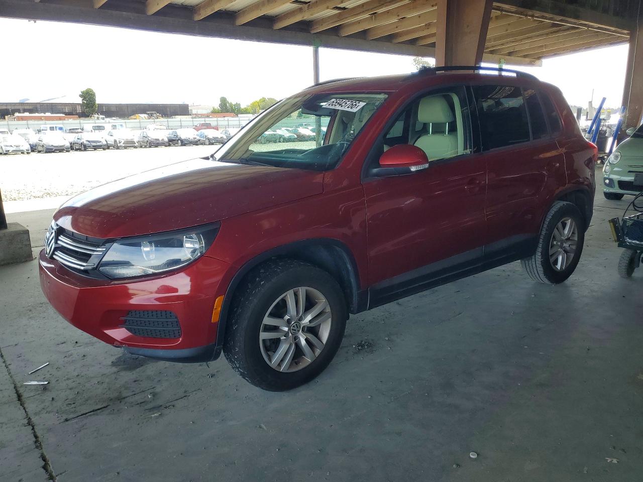 WVGAV7AX1GW052833 · 2016 VOLKSWAGEN TIGUAN