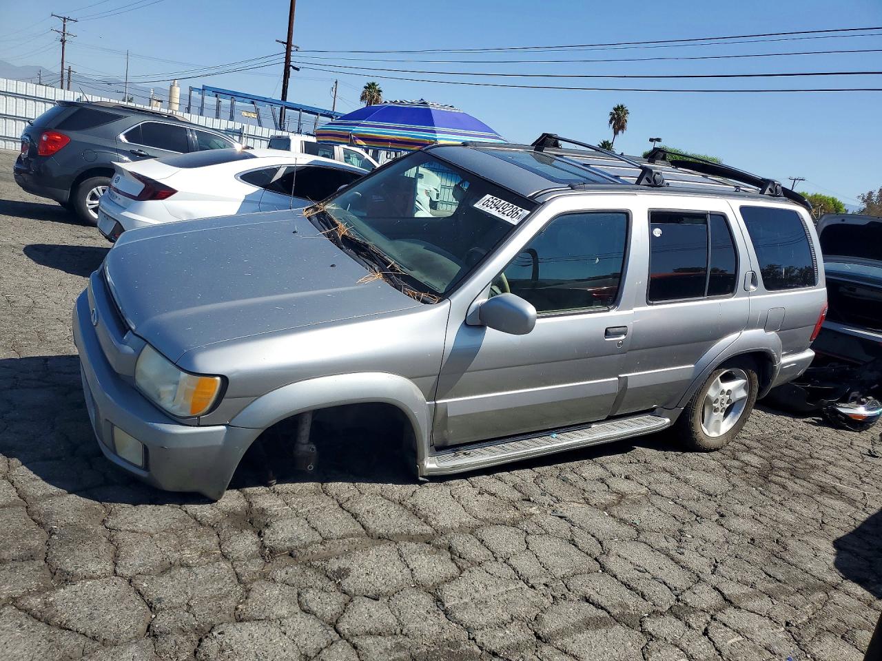 JNRDR07Y71W111212 · 2001 INFINITI QX4