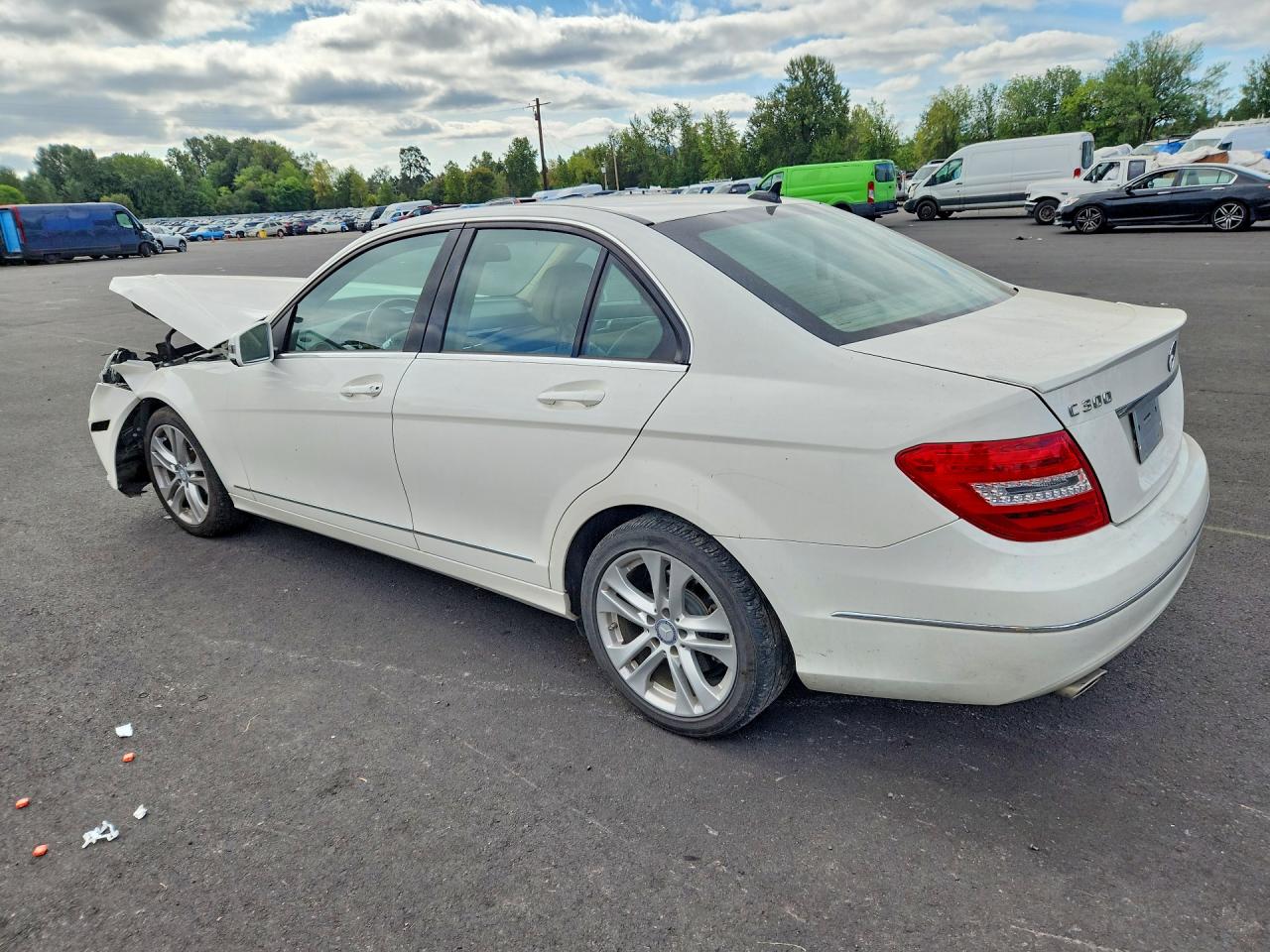 WDDGF8ABXER317112 · 2014 MERCEDES-BENZ C · 2/12