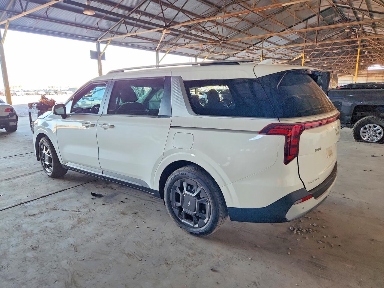 KNDNC5KA6T6107426 · 2026 KIA CARNIVAL · 2/13