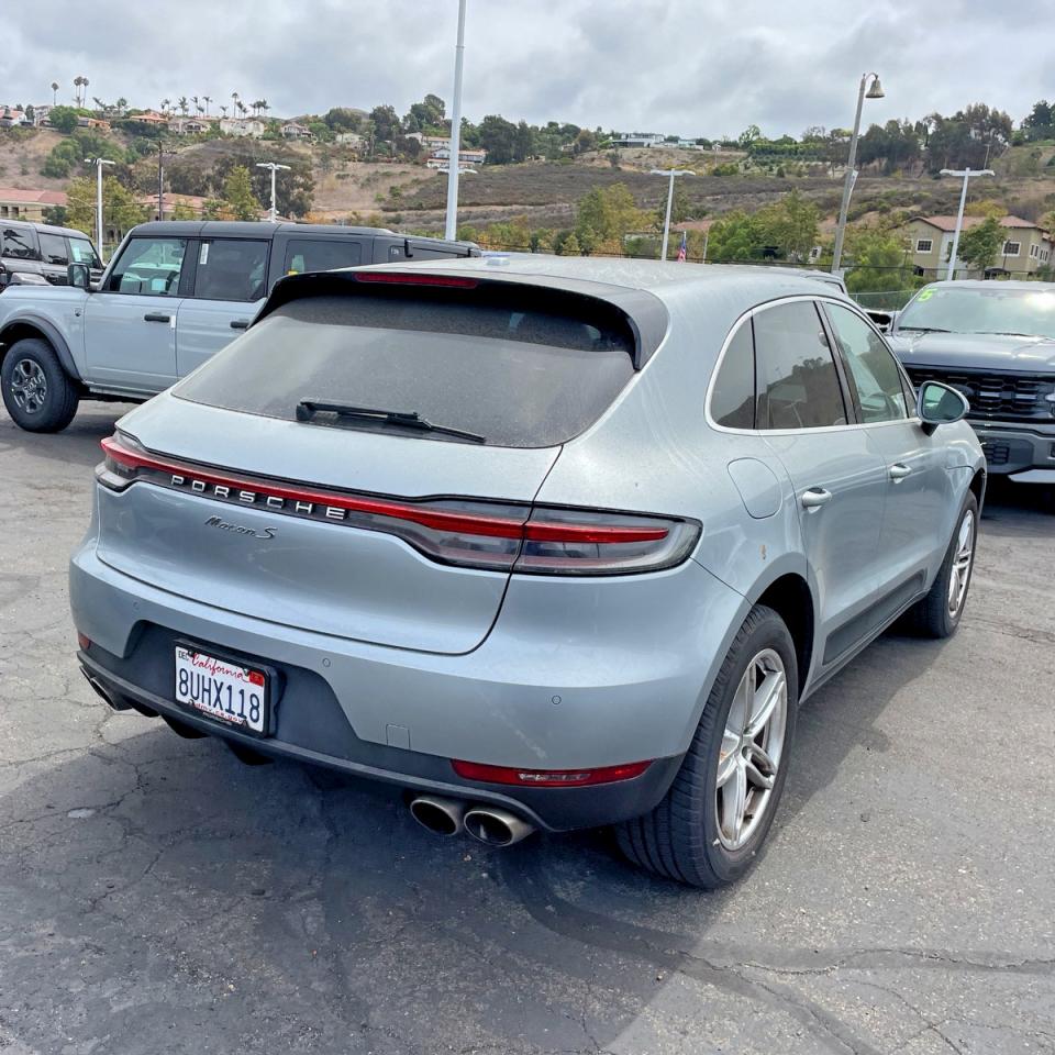 WP1AB2A57LLB30671 · 2020 PORSCHE MACAN · 4/14
