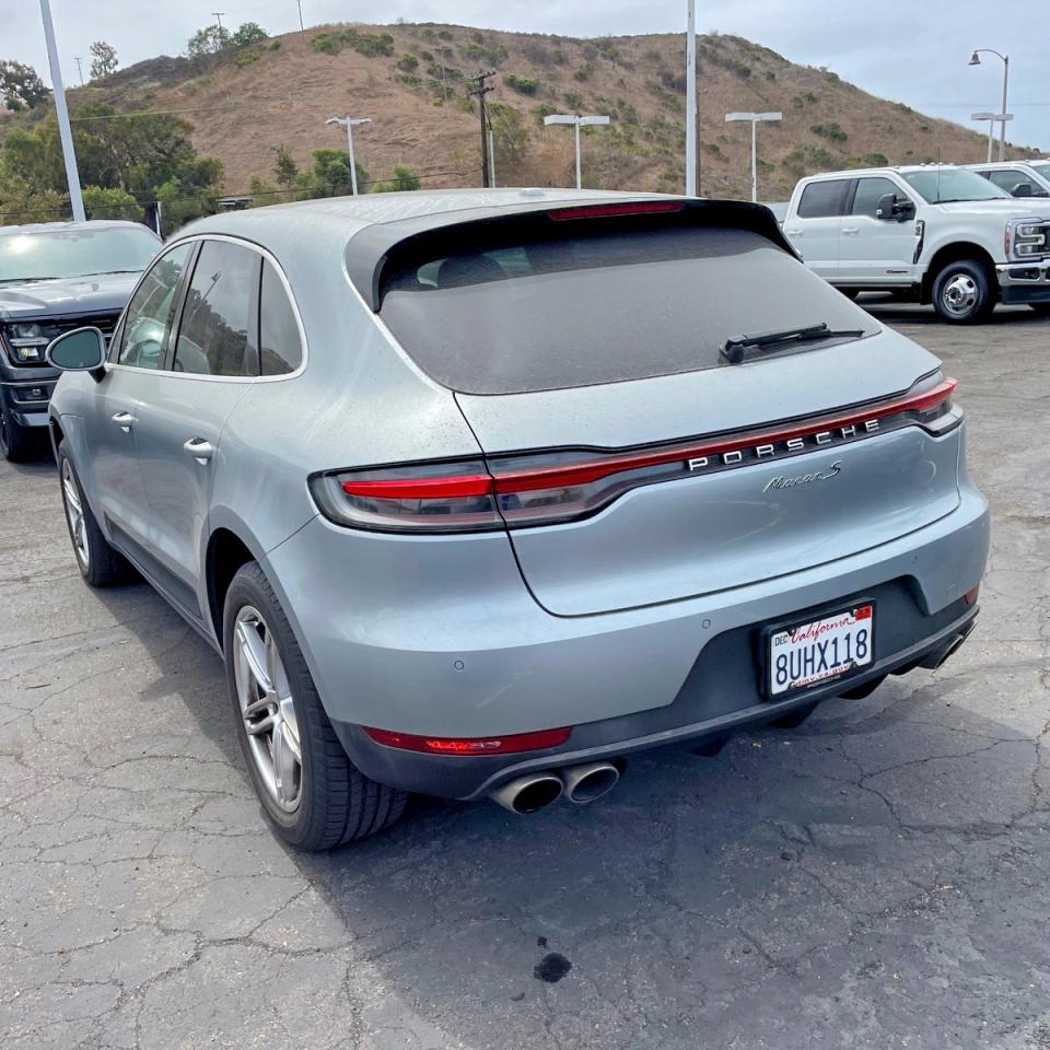 WP1AB2A57LLB30671 · 2020 PORSCHE MACAN · 3/14