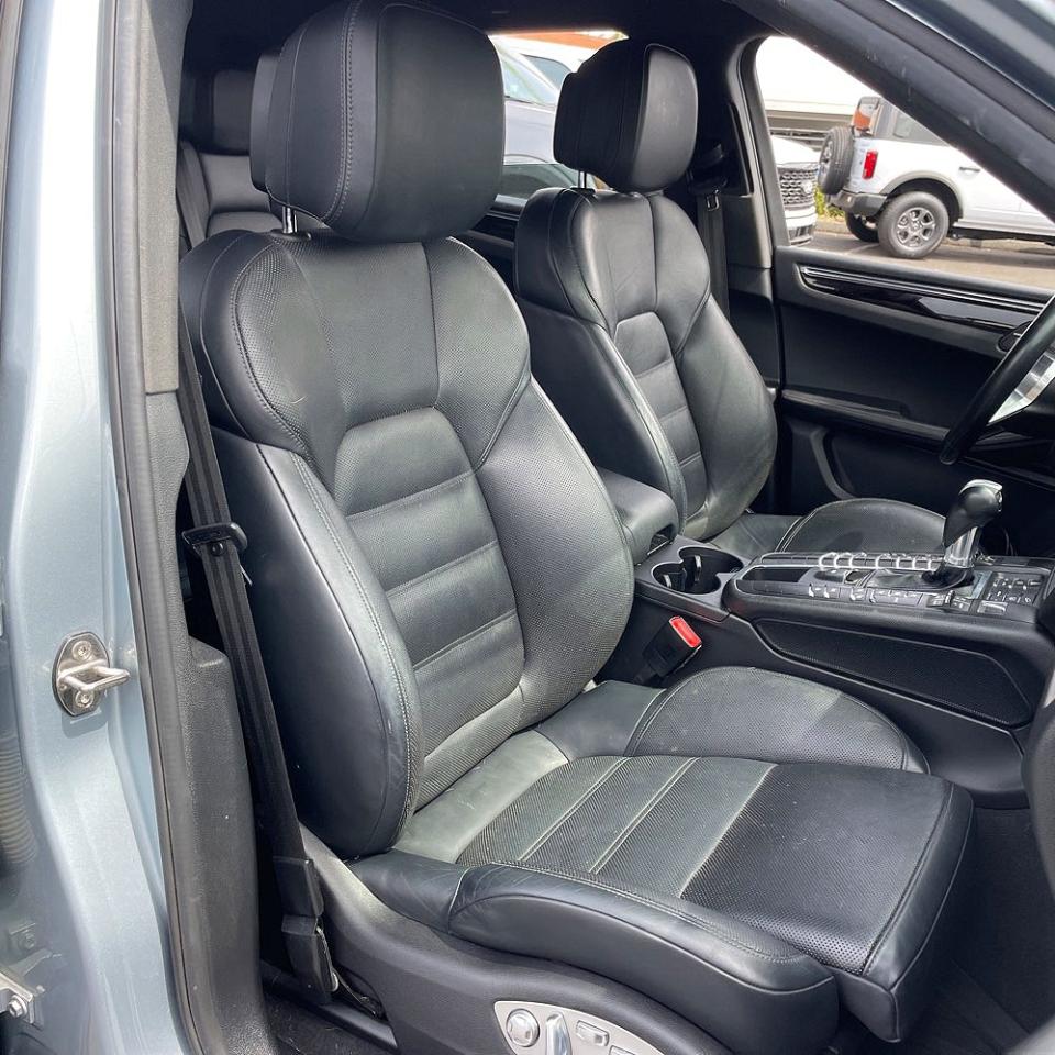 WP1AB2A57LLB30671 · 2020 PORSCHE MACAN · 5/14