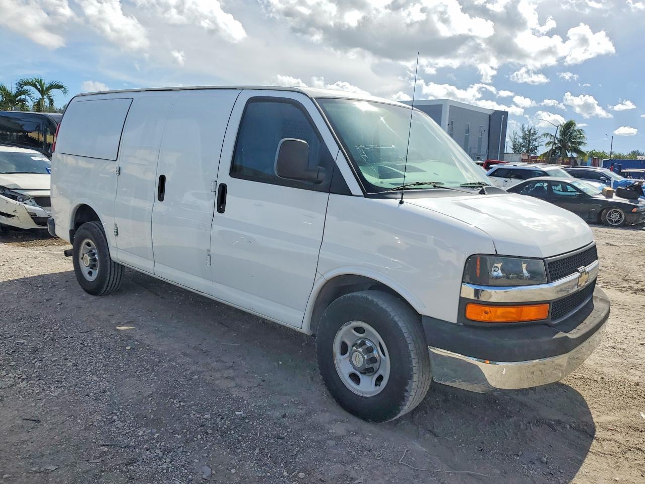 1GCWGFCA9E1213916 · 2014 CHEVROLET EXPRESS G2500 · 4/13