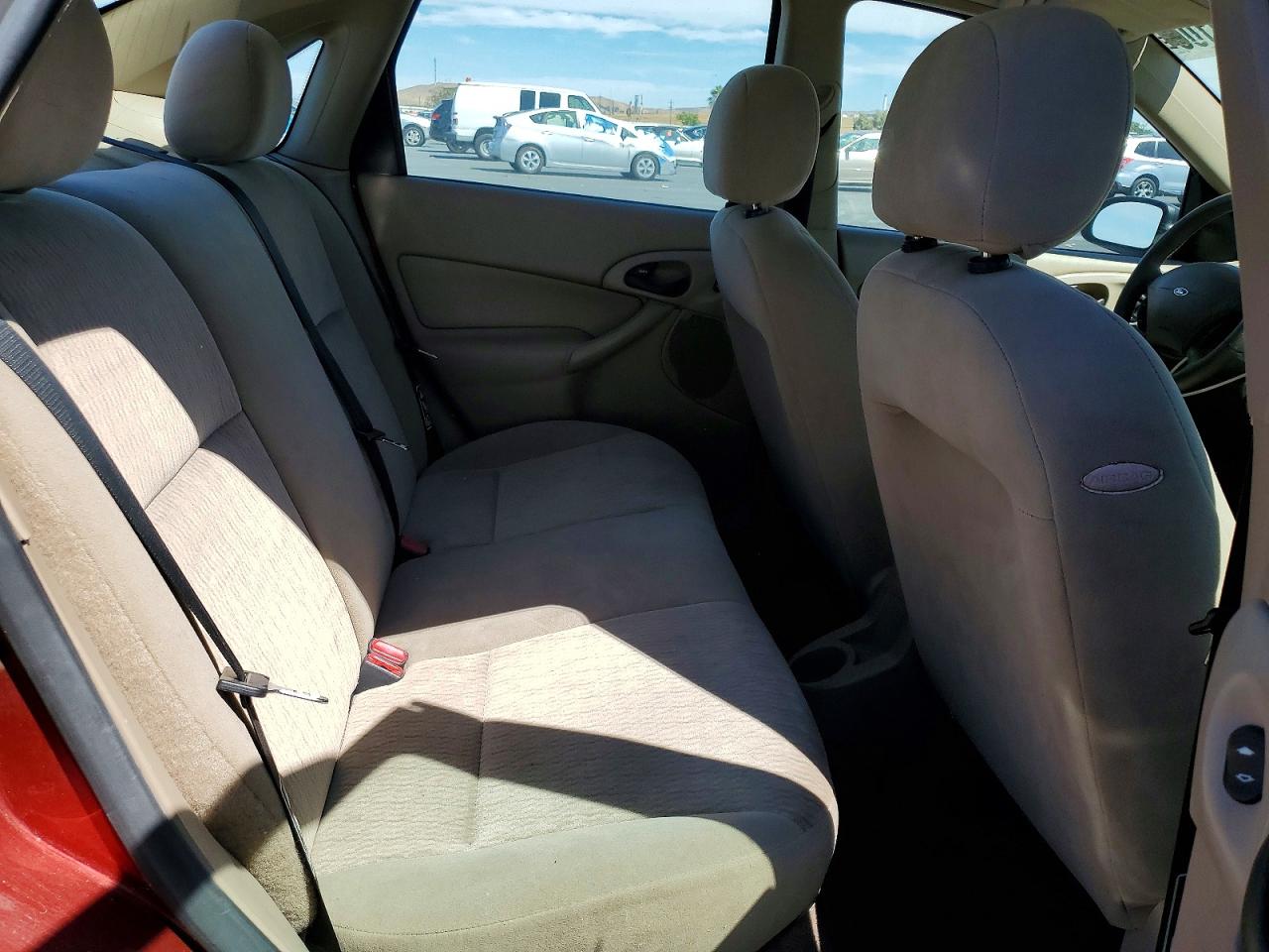 CA4UJV377 · 2001 FORD FOCUS · 10/12
