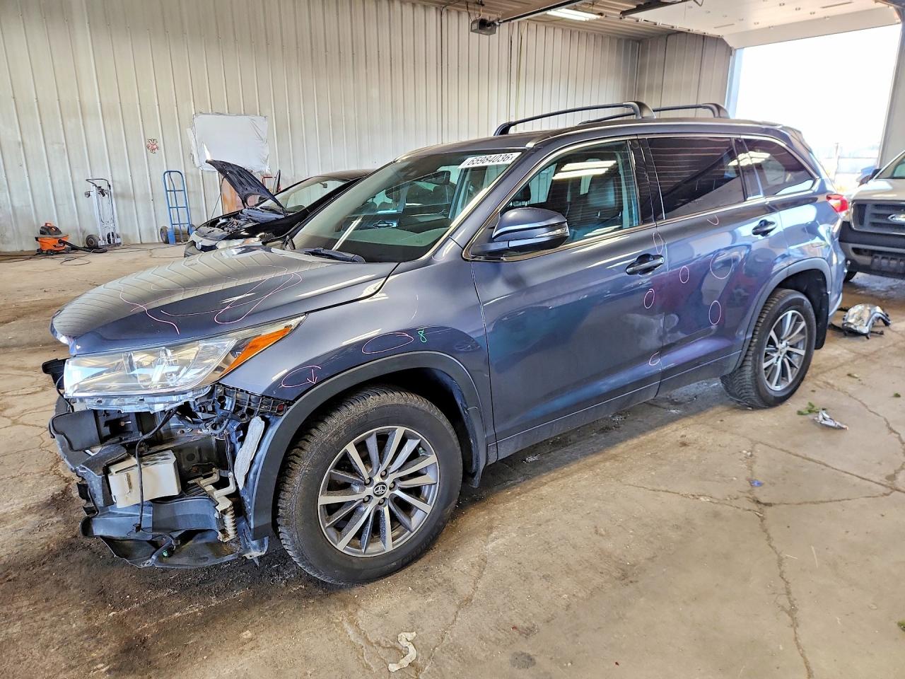 5TDJZRFHXJS907753 · 2018 TOYOTA HIGHLANDER