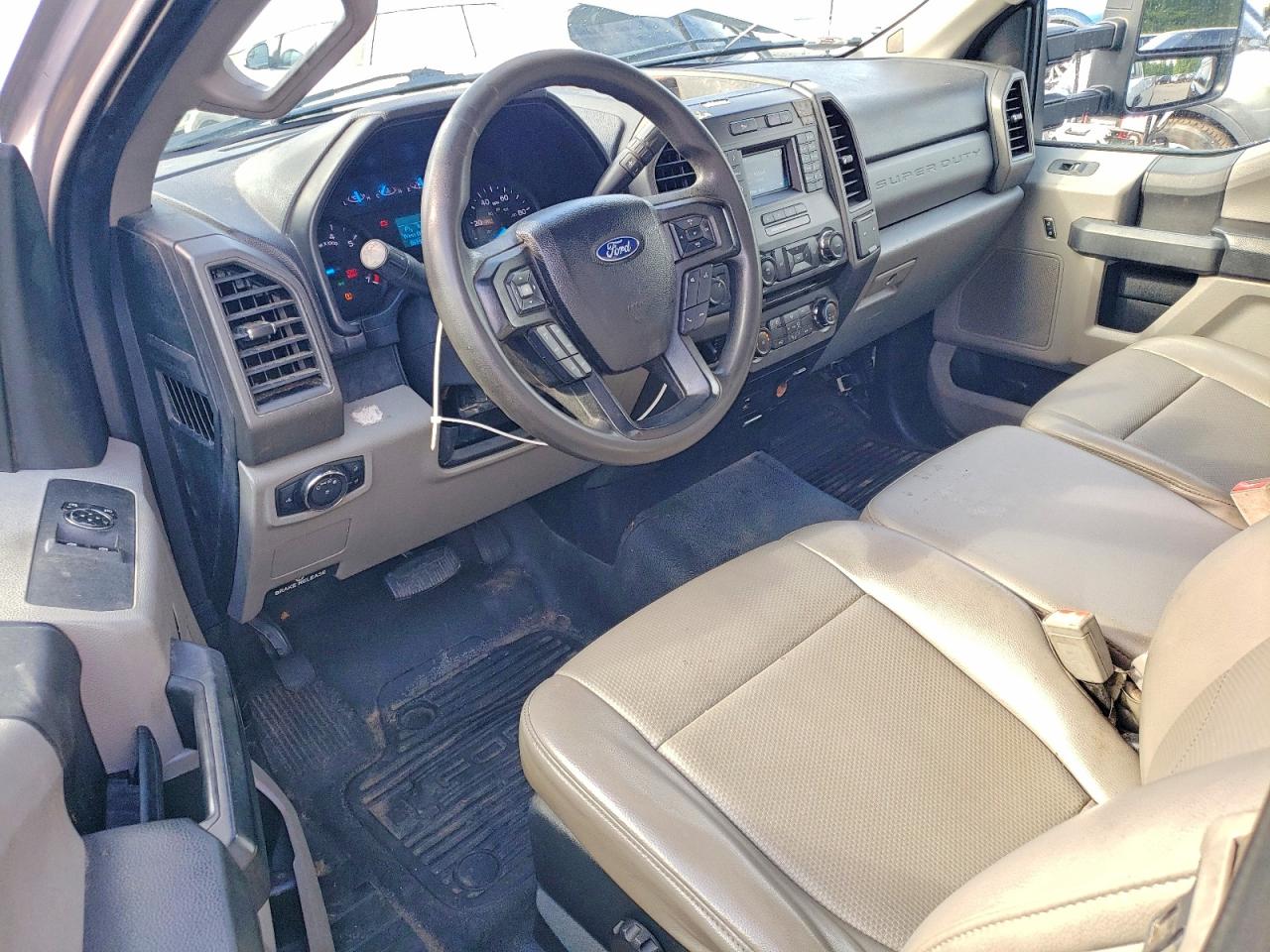 1FTRF3B65HEF41567 · 2017 FORD F350 · 8/13