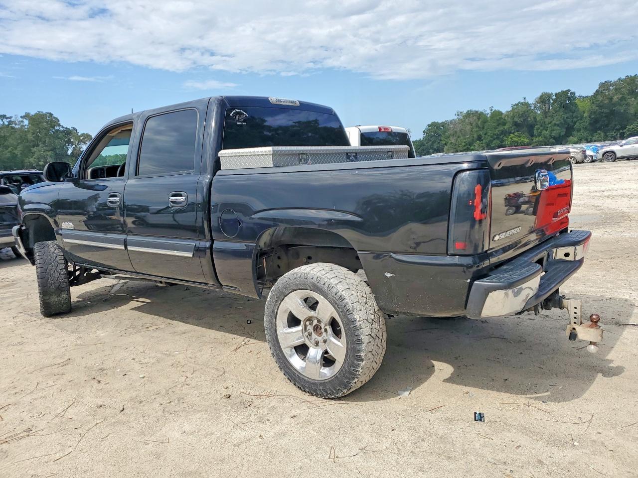 2GCEK13TX51259120 · 2005 CHEVROLET SILVERADO · 2/12