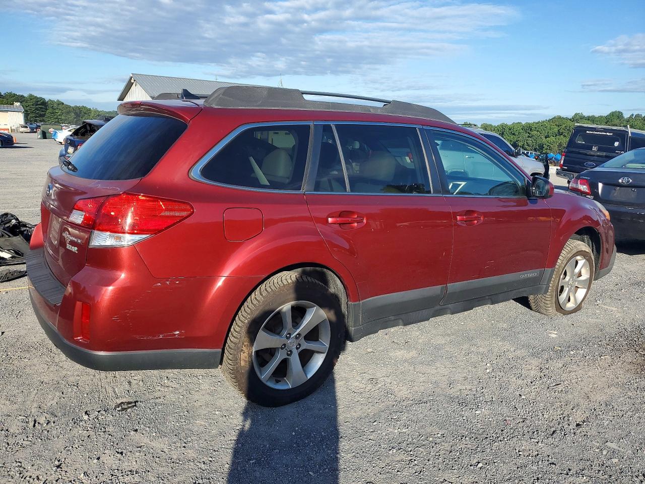 4S4BRBLC0E3305287 · 2014 SUBARU OUTBACK · 3/13
