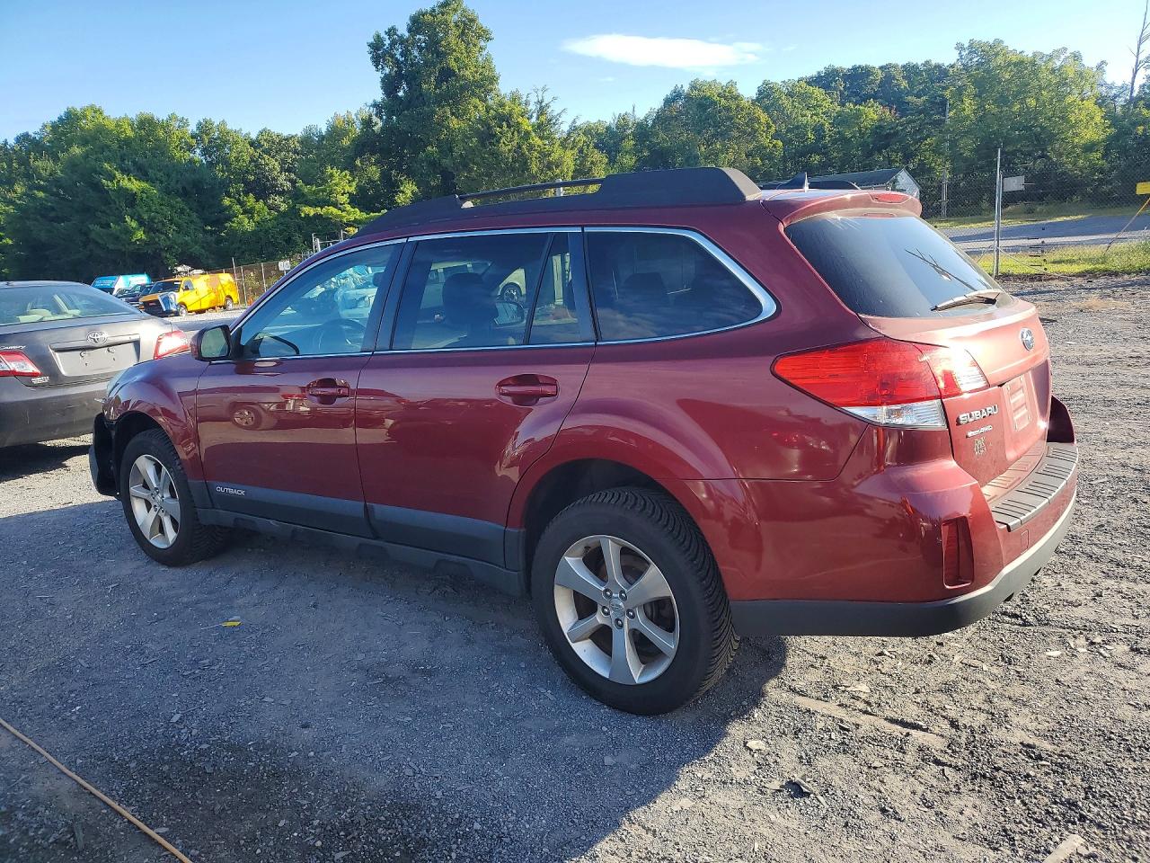 4S4BRBLC0E3305287 · 2014 SUBARU OUTBACK · 2/13