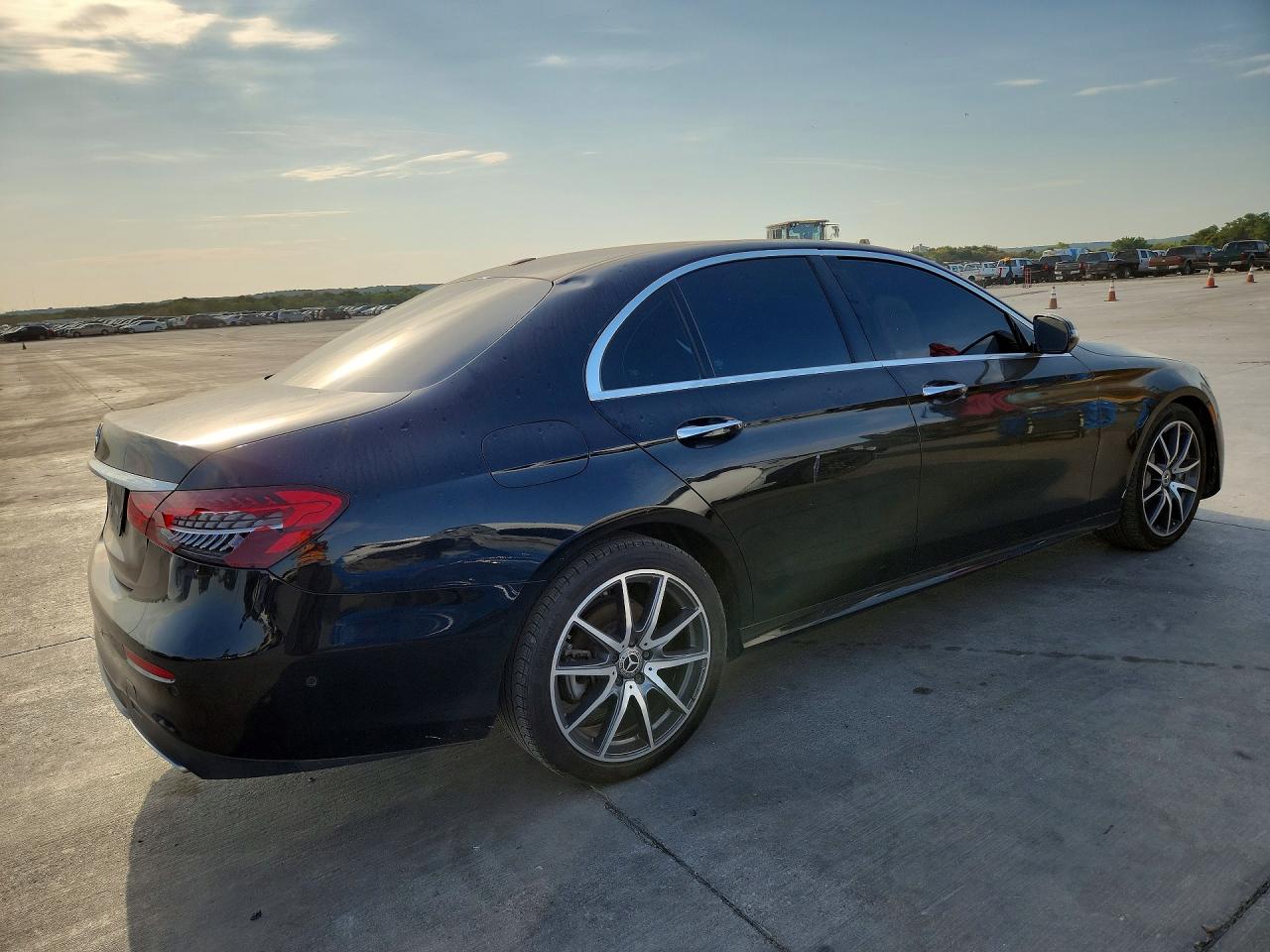 W1KZF8DB0NB044257 · 2022 MERCEDES-BENZ E · 3/12