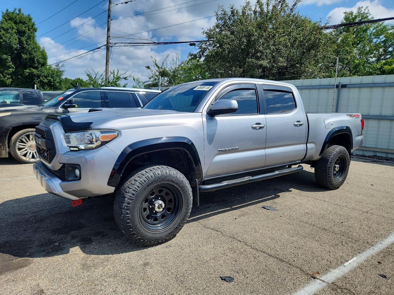 3TMDZ5BN1JM038221 · 2018 TOYOTA TACOMA
