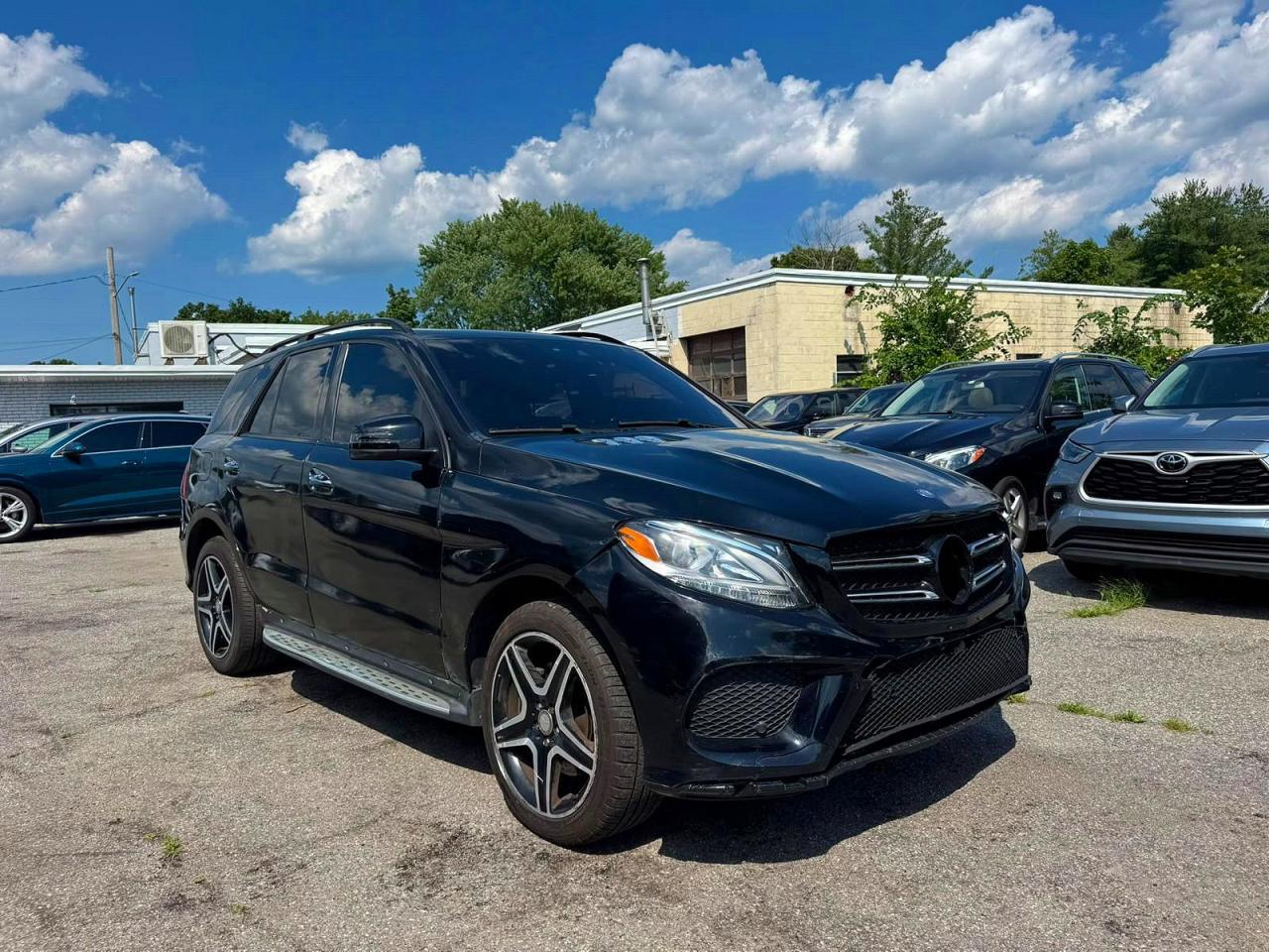 4JGDA5HB1HA884534 · 2017 MERCEDES-BENZ GLE
