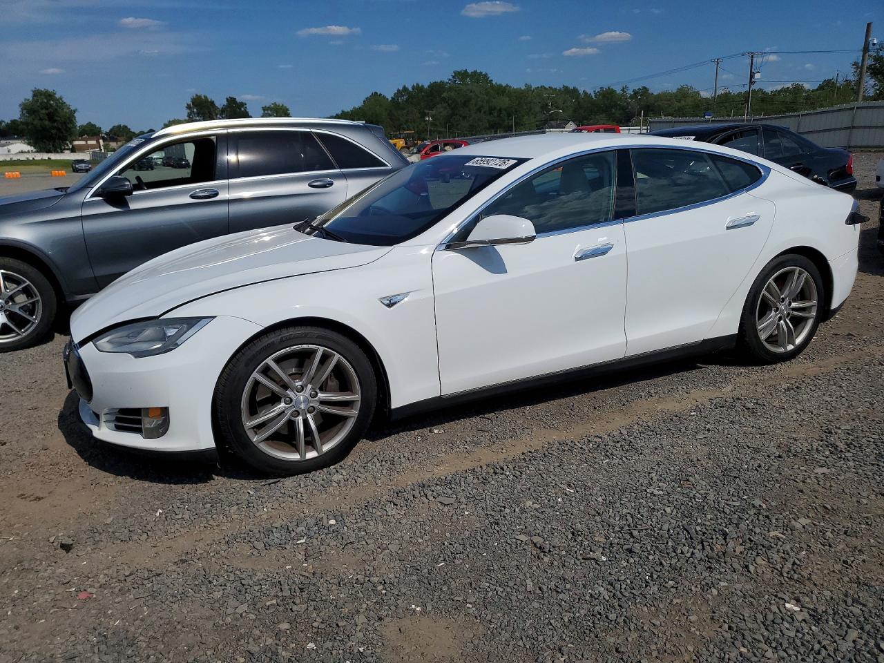 5YJSA1CN8DFP03405 · 2013 TESLA MODEL S