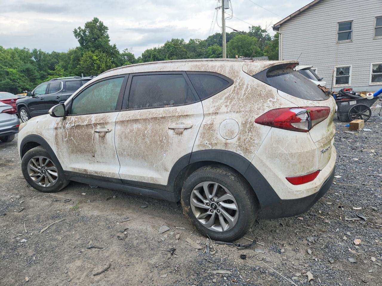 KM8J3CA41GU166914 · 2016 HYUNDAI TUCSON · 2/13