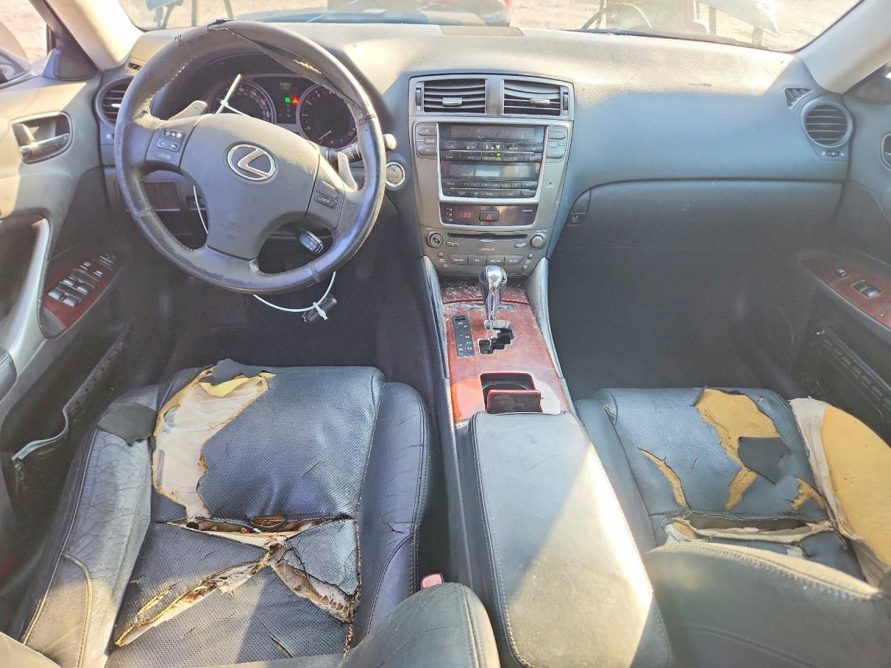JTHBE262462004952 · 2006 LEXUS IS · 8/12