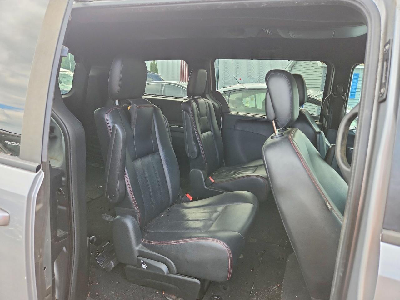 2C4RDGEG4JR196476 · 2018 DODGE GRAND CARAVAN · 11/13